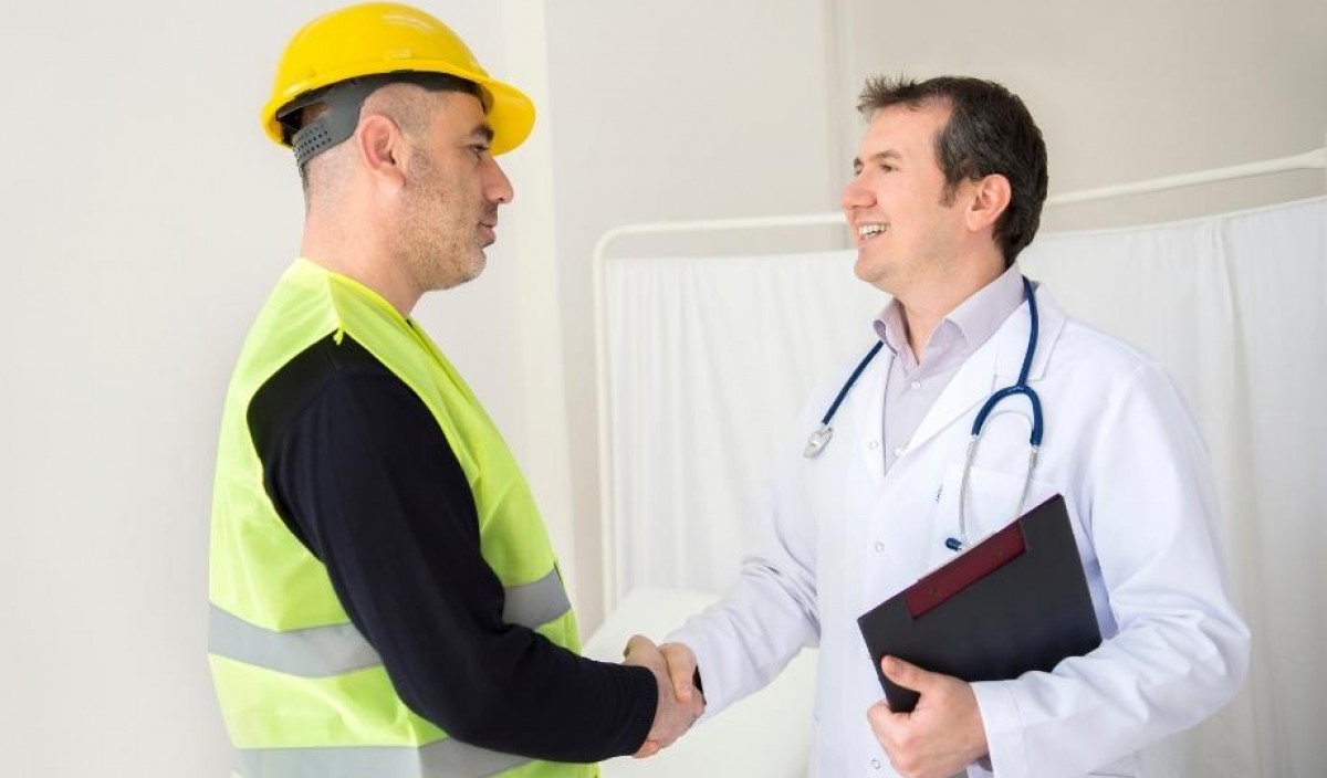 OSGB Hizmeti Almak mı, Bünyede Uzman Çalıştırmak mı Daha Avantajlı?