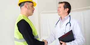 OSGB Hizmeti Almak mı, Bünyede Uzman Çalıştırmak mı Daha Avantajlı?